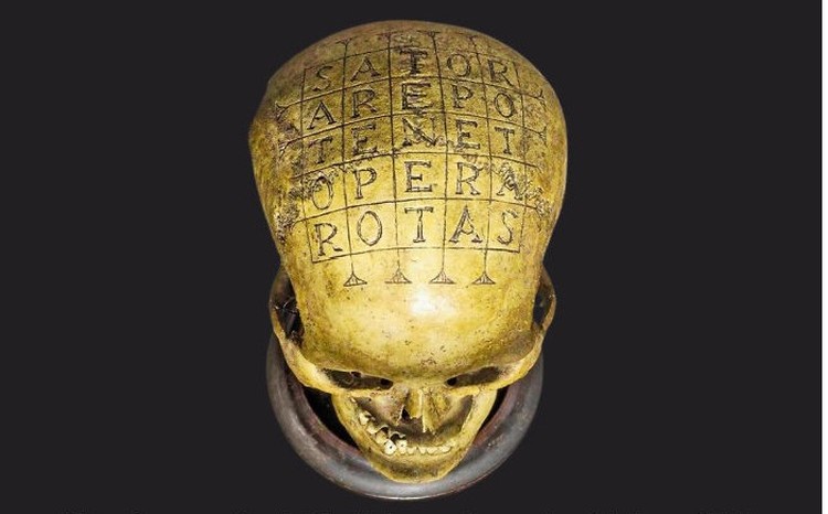 Foto Seram Peninggalan Sejarah