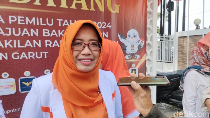 Istri Wakil Bupati Garut Helmi Budiman, Hani Firdiani