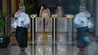 Reihana irit bicara setelah selesai diklarifikasi. Reihana keluar dari Gedung KPK sekitar pukul 12.40 WIB. Reihana tidak banyak bicara terkait klarifikasinya hari ini. Dia menyerahkan hal itu kepada pihak KPK. Reihana lalu bergegas meninggalkan KPK. Dia kemudian masuk ke mobil Kijang Innova berwarna silver.  