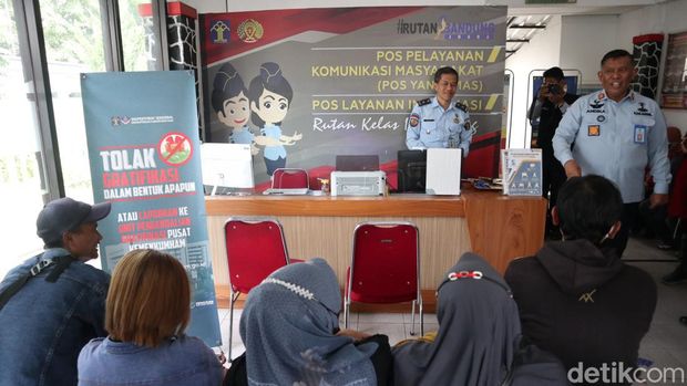 Kakanwil Kemenkumham Jabar R Andika Dwi Prasetya saat meninjau Rutan Kelas I Bandung (Kebonwaru)