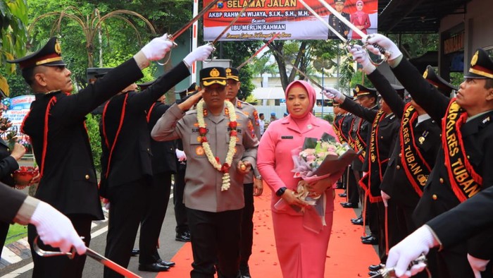 kapolres tuban akbp suryono