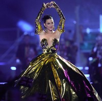 “Saya sangat senang bisa berada di sini bersama kalian, Saya cinta kalian semua,” seru Katy Perry. Foto: Getty Images