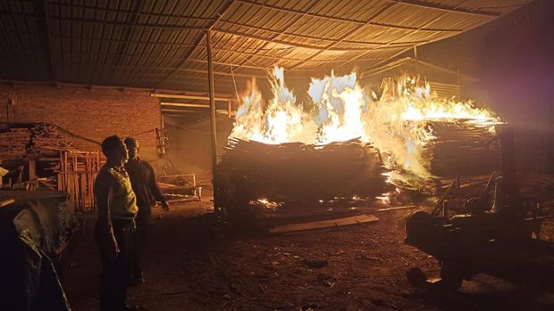 Lokasi bagian pabrik yang terbakar