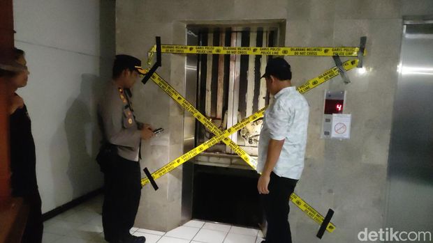 Lokasi kejadian teknisi terjepit lift di kompleks kantor Pemprov Jateng gedung E, Senin (8/5/2023).