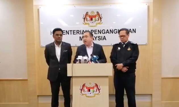 Menteri Perhubungan Malaysia Anthony Loke, mengumumkan masa berlaku SIM di Malaysia kini mencapai 10 tahun.