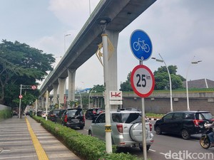 Kendaraan Tak Lolos Uji Emisi Akan Dikenakan Tarif Parkir Mahal