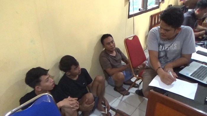 Pelaku curanmor di Jambi ditangkap saat asyik menunggu wanita Open BO. (Foto: Istimewa)