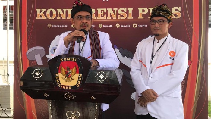 Ketua DPW PKS NTB Yek Agil, Sekretaris Uhibbussaadi saat konfrensi pers di Kantor KPU NTB pada Senin (8/5/2023). Foto: Helmy Akbar/detikBali