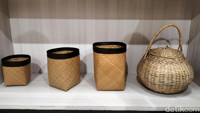 Produk bikinan pelaku UMKM di Aceh yang dapat dijadikan buah tangan. (Foto: Agus Setyadi)