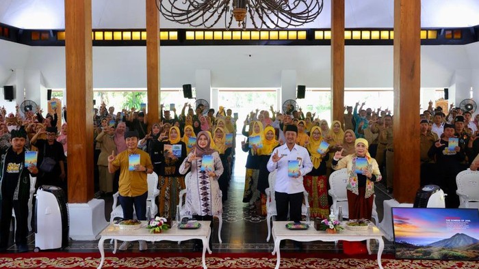 Puluhan Penyair-Sastrawan Banyuwangi Luncurkan Antologi Sulur Kembang Sritanjung