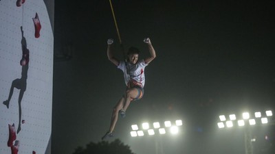 Kalahkan Atlet China, Raharjati Nursamsa Juara Dunia Panjat Tebing 2023