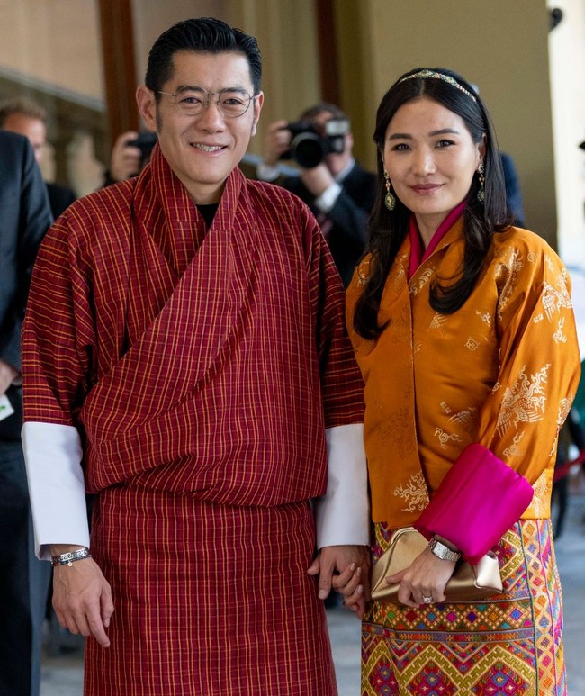 Sehari sebelumnya, Raja Jigme dan Ratu Jetsun juga hadir di resepsi pra-penobatan yang dihelat di Istana Buckingham, London, Inggris.  Foto: Getty Images