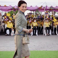 Lulus SMA, Suthida melanjutkan pendidikan ke Assumption University, sebuah perguruan tinggi swasta Katolik di Bangkok yang biaya kuliahnya sekitar US$ 41.000 per tahun. (Foto: Instagram/@royalwatchers)