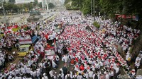 Akibat dari aksi ini arus lalu lintas mengarah ke Istana Merdeka ditutup. Masyarakat pengguna jalan diimbau untuk menghindari kawasan Patung Kuda dan mencari jalan alternatif.  