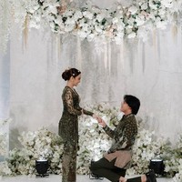 Secara resmi, Rizky Febian melamar Mahalini pada Minggu (7/5/2023) di hotel Langham. Foto: dok. Instagram/@thebridestory