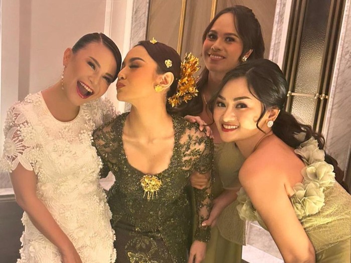 Rizky Febian Rizky Febian lamar Mahalini