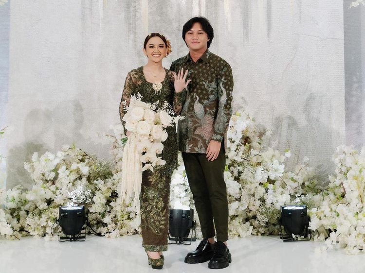 6 Foto Mahalini Dilamar Rizky Febian, Isu Pindah Agama Dipertanyakan