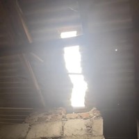 Salma menyebut jika rumahnya itu memiliki gaya klasik purba. Saat memasuki rumah disambut dengan sebuah dapur yang disebut Salma memiliki gaya klasik vintage dengan atap yang memiliki skylight. Foto: TikTok/@salmaaristiana