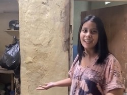 8 Foto Wanita Review Rumah Bergaya Klasik Purba Serasa Istana, Kocak Abis!