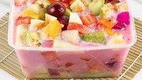 Sop buah dengan padua nata de coco bisa kamu pesan di Sop Buah Damai 87. Lokasinya ada di kawasan Cililitan, Jakarta. Di sini juga menawarkan sop buah dengan porsi jumbo. Foto: Instagram