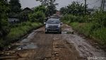 Tolong... Jalan Raya Pasar Babelan di Bekasi Rusak Parah
