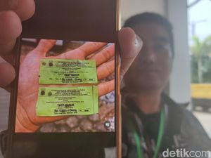 Heboh! Warga Curhat Lewati Jalan Desa Rumah Surga Dikenakan Tarif