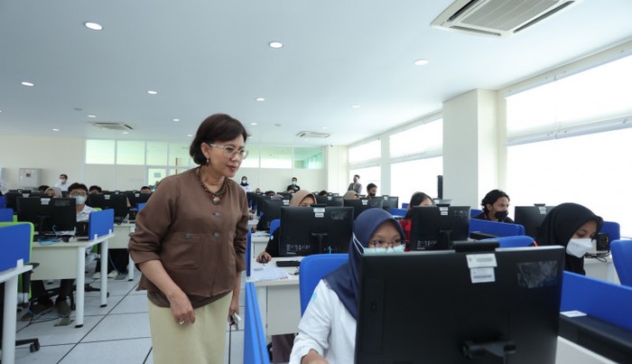 UTBK 2023 hari pertama di UGM dimonitoring langsung oleh Rektor