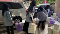 Sebelumnya, panitia dan pengawas UTBK-SNBT di UNY hari ini mulai melakukan persiapan pada pukul 05.30 WIB. Sementara itu, mahasiswa tetap berkuliah seperti biasa.Foto: Zefanya Septiani