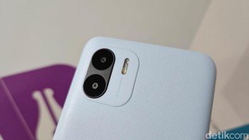 Redmi A2 dilengkapi dengan kamera utama 8MP di bagian belakang dan ditemani lensa AI. Foto: Adi Fida Rahman/detikINET