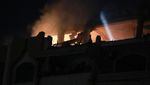 Penampakan Apartemen di Gaza Kebakaran Gegara Serangan Udara Israel