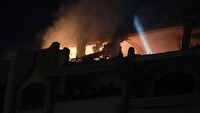 Dilansir kantor berita AFP, Selasa (9/5/2023), Kementerian Kesehatan Gaza, yang dikuasai kelompok Hamas, mengatakan bahwa wanita dan anak-anak termasuk di antara yang tewas, tetapi tidak memberikan rincian lebih lanjut mengenai identitas para korban.