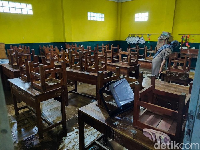 Banjir di Cimahi. Banjir di Cimahi.