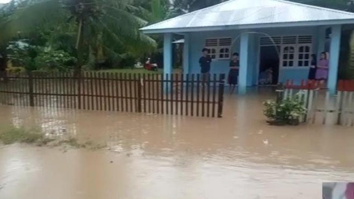 Banjir menerjang 4 desa di Kabupaten Pohuwato, Provinsi Gorontalo.