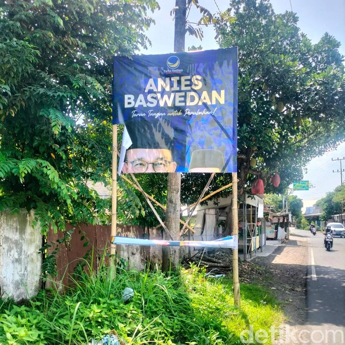 Banner Anies Baswedan di Jember dirusak
