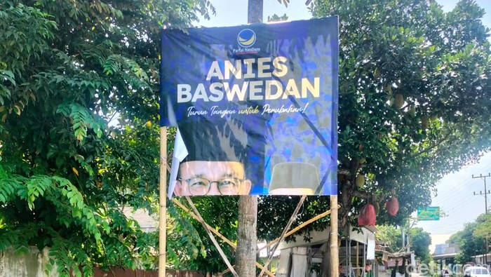 Banner Anies Baswedan di Jember dirusak