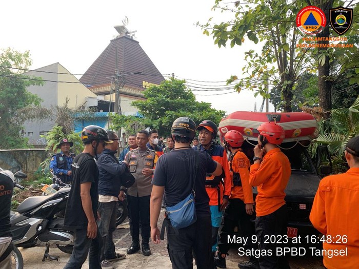 BPBD Lakukan Pencarian Bocah Hanyut di Tangsel