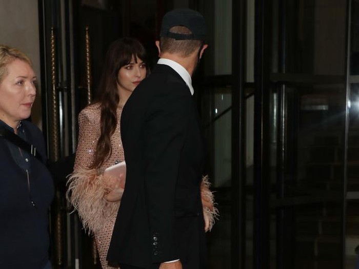 Chris Martin dan Dakota Johnson