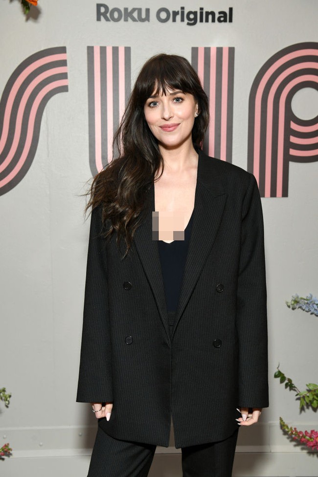 Perbedaan usia yang terpaut jauh tak jadi penghalang hubungan mereka untuk terus langgeng. Keduanya pun hampir tak pernah menampilkan drama percintaan di depan publik. Foto: Getty Images