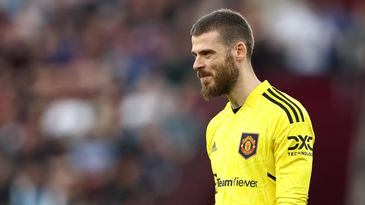 David de Gea dilaporkan akan bertahan di MU musim depan. Foto: CameraSport via Getty Images/Andrew Kearns - CameraSport
