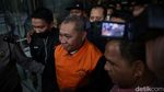 Ditahan KPK, Pengacara Lukas Enembe Acungkan Dua Jempol