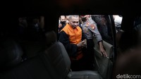 Roy Rening kini telah menjalani penahanan di Rutan KPK. Dia dijerat dengan Pasal 21 UU Tipikor.