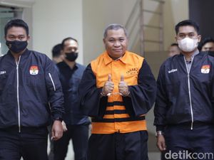 KPK Tetapkan Pengacara Lukas Enembe Sebagai Tersangka