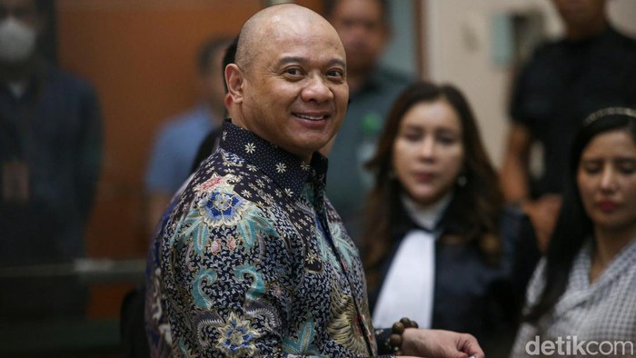 Sidang vonis mantan Kapolda Sumatera Barat (Sumbar) Irjen Teddy Minahasa berlangsung di PN Jakarta Barat, Selasa (9/5/2023). Mantan Kapolda Sumatra Barat Irjen Pol Teddy Minahasa divonis dengan pidana penjara seumur hidup dalam kasus narkoba jenis sabu.