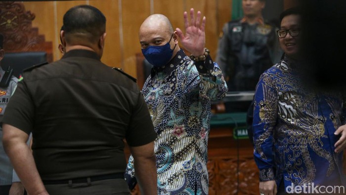 Sidang vonis mantan Kapolda Sumatera Barat (Sumbar) Irjen Teddy Minahasa berlangsung di PN Jakarta Barat, Selasa (9/5/2023). Mantan Kapolda Sumatra Barat Irjen Pol Teddy Minahasa divonis dengan pidana penjara seumur hidup dalam kasus narkoba jenis sabu.