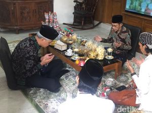 Sowan Abah Suyuthi di Kaliwungu Kendal, Ganjar: Komunikasi Sambal Terong