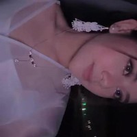 Sedangkan Ziva Magnolya mengenakan dress organza putih yang membuat penampilannya terlihat feminin. Tak lupa menambahkan aksesori senada. Foto: Instagram