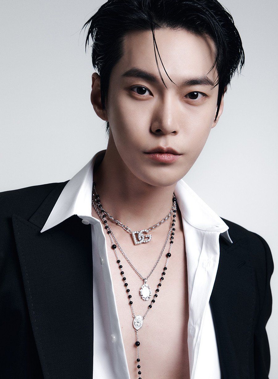 Gaya Doyoung NCT Didapuk Jadi Brand Ambassador Dolce & Gabbana