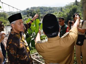 Ganjar Janji Bangun Jembatan Usai Warga Curhat Horor Bikin Senam Jantung