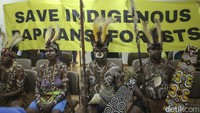 Ini momen saat suku Awyu dari Boven Digoel, Papua mendatangi Kantor Komnas HAM di Jakarta, Selasa (9/5/2023).