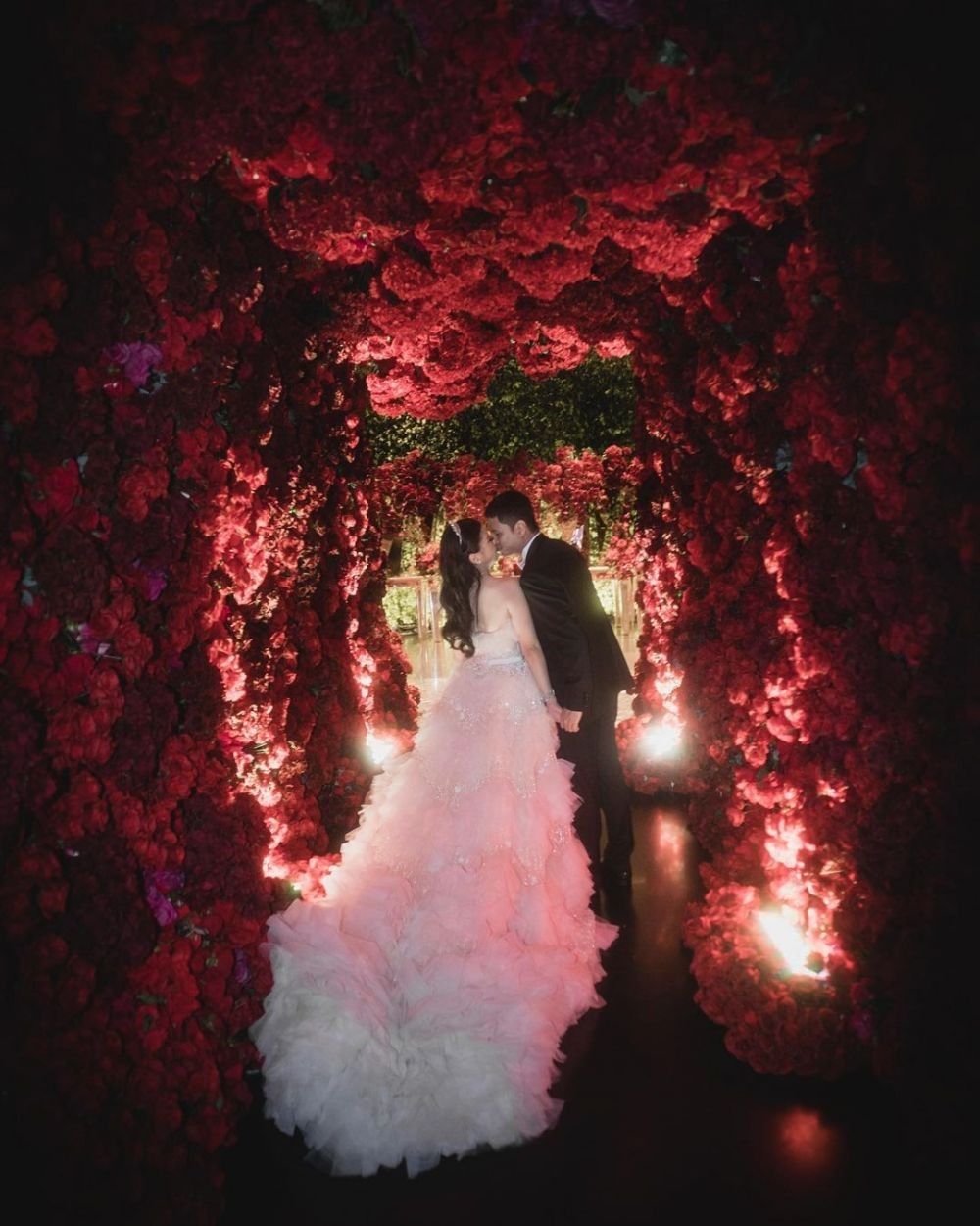 Inspirasi dekorasi pernikahan mewah ala seleb